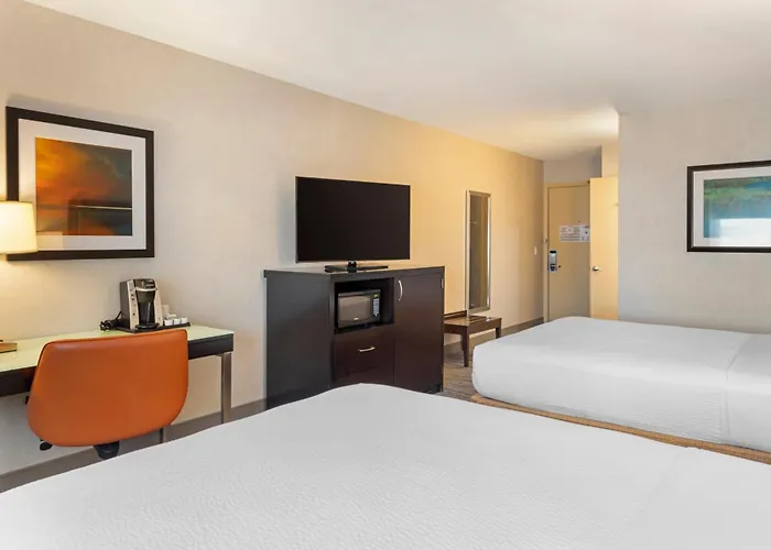 Holiday Inn Express-North Riverside Colton