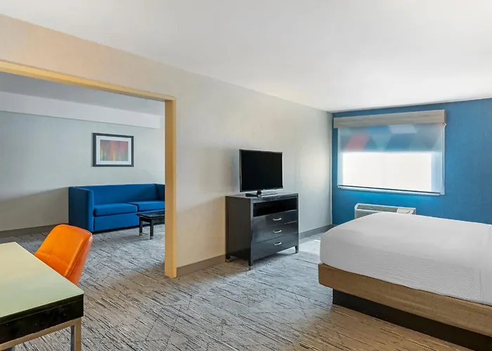 Holiday Inn Express-North Riverside Colton