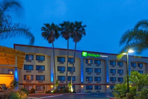 Express San Bernardino By Ihg Colton