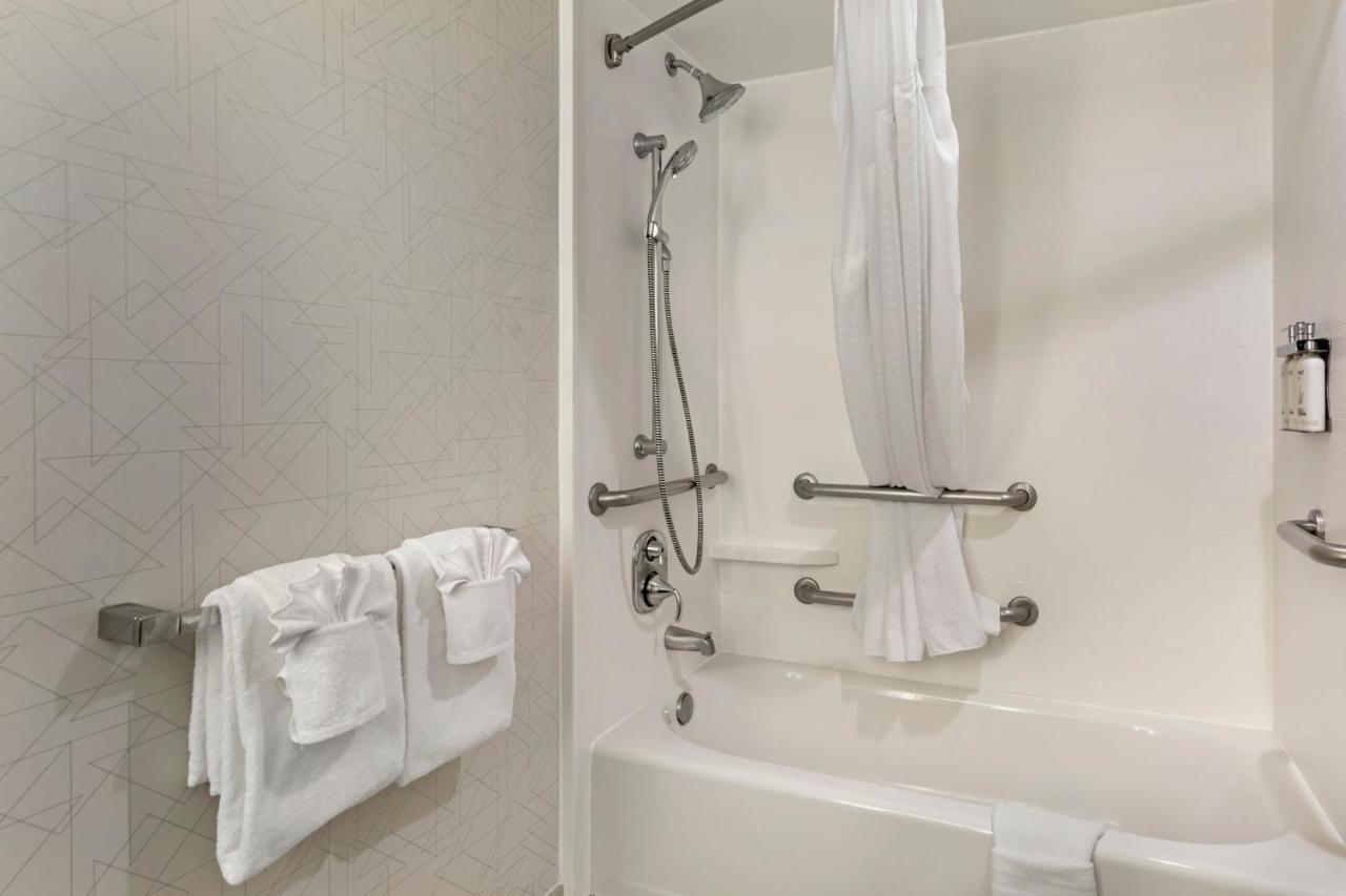 Express San Bernardino By Ihg Hotel