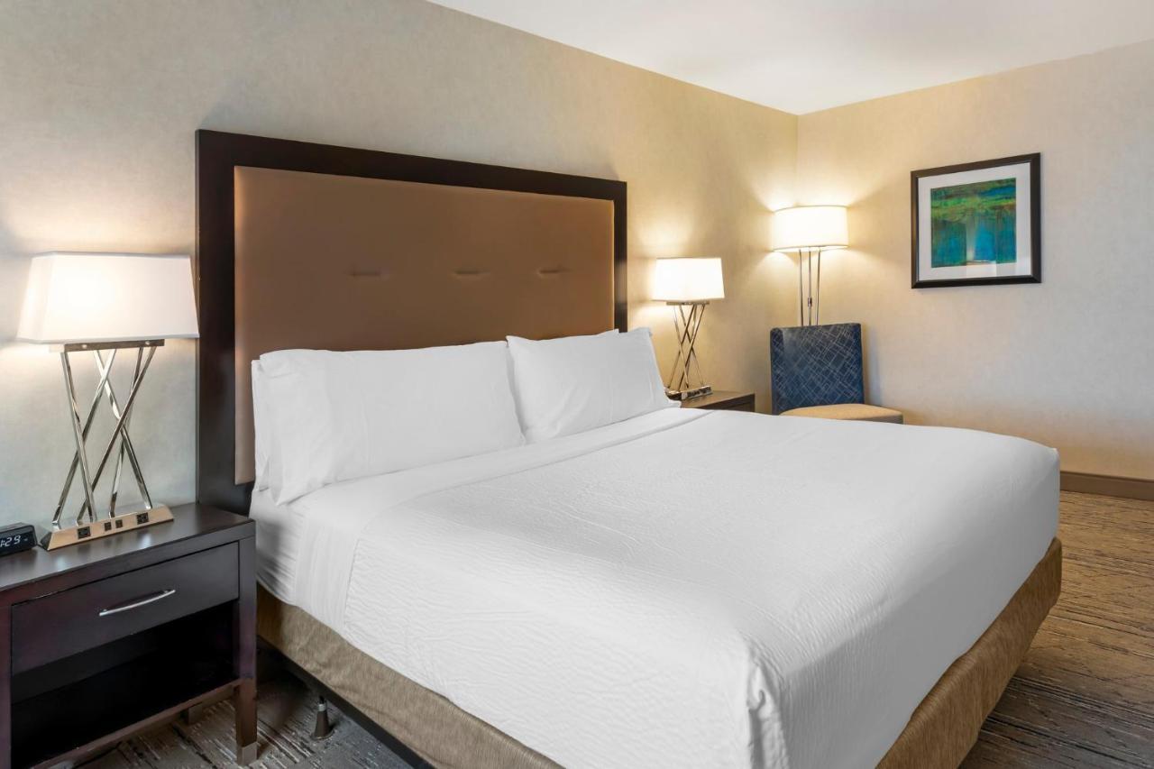 Express San Bernardino By Ihg Colton