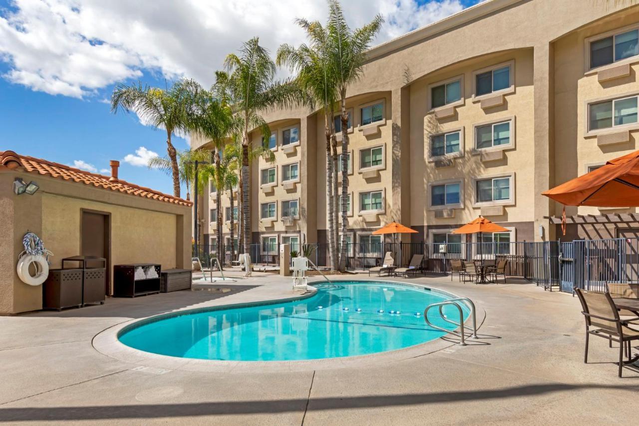 Hotel Express San Bernardino By Ihg Colton