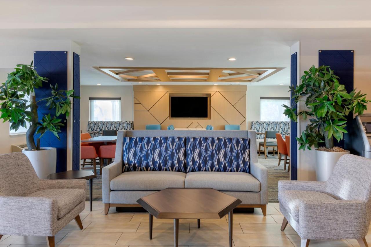 Hotel Express San Bernardino By Ihg Colton