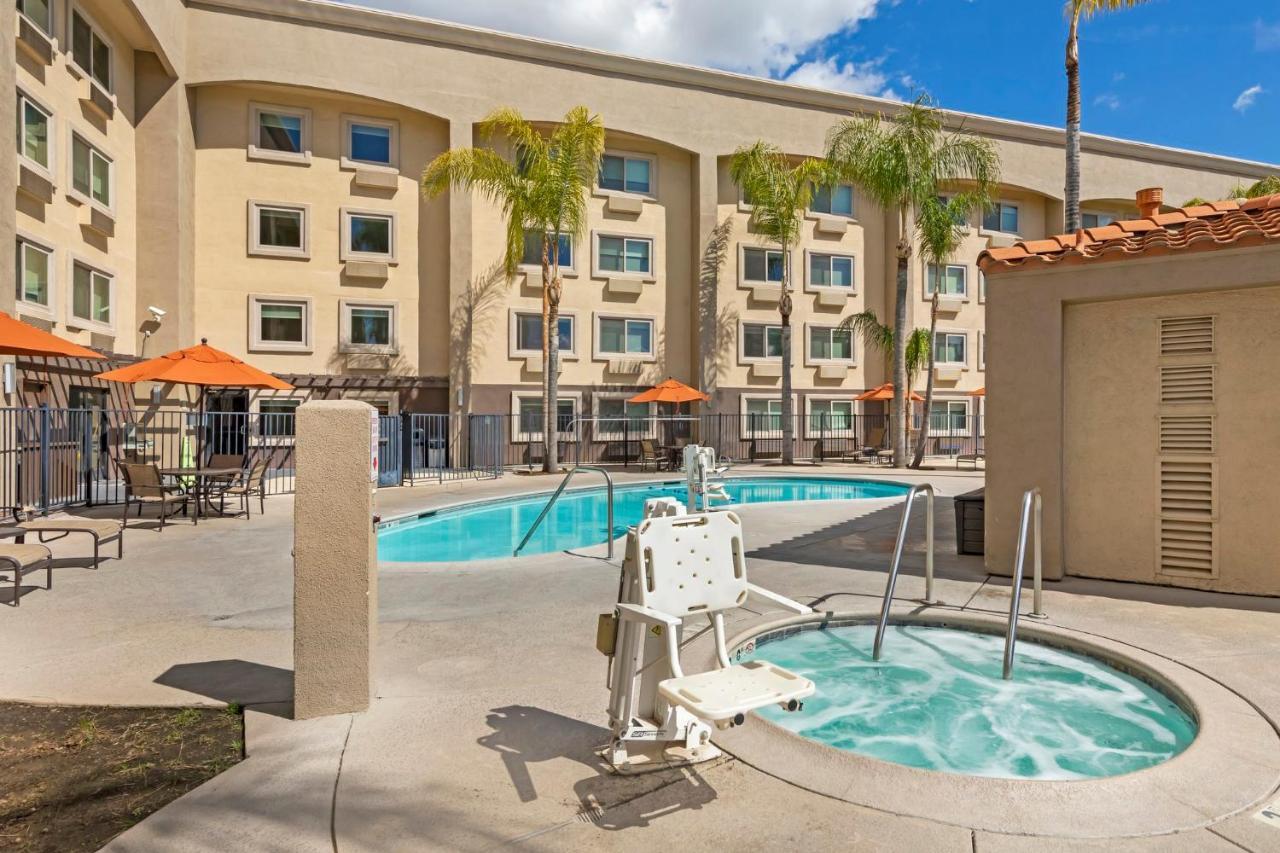 Hotel Express San Bernardino By Ihg Colton