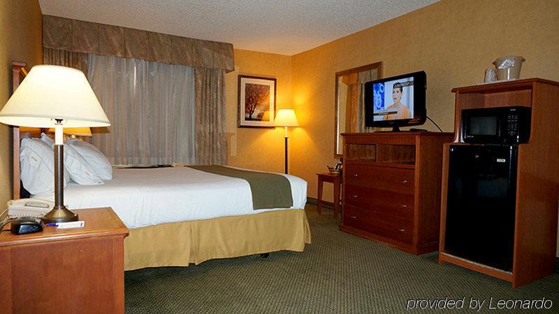 Express San Bernardino By Ihg Hotel 2*
