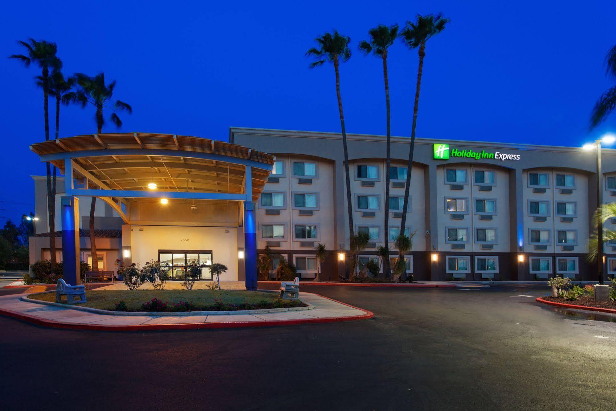 Express San Bernardino By Ihg Hotel